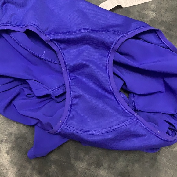 Lululemon Speed Shorts |sz 4 tall 4” inseam - Picture 4 of 8